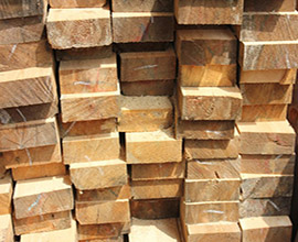 广东广州张总预订的铁杉建筑木方和木模板整车已发货，请注意查收